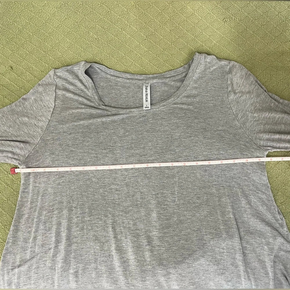 ZENANA PREMIUM L 3/4 sleeve Gray Tunic with Lace Trim - Picture 8 of 9